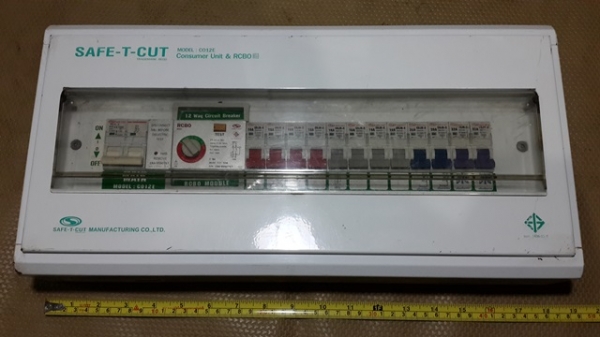 Load Center ของSAFT-T-CUT  ครบตามรูปครับ กันไฟรั่ว ปรับกระแสได้ ลูกเซอกิท12  ตัว  เมน50A