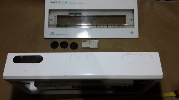 Load Center ของSAFT-T-CUT  ครบตามรูปครับ กันไฟรั่ว ปรับกระแสได้ ลูกเซอกิท12  ตัว  เมน50A