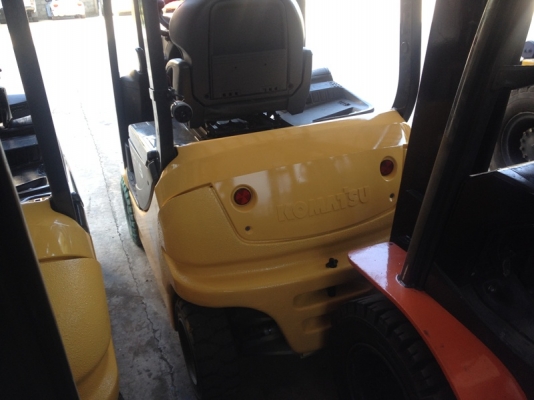 ขายรถยกKomatsu โฟล์คลิฟท์  รุ่น  FB15 ขนาด1.5ตันรุ่นใหม่ ไฟฟ้าเกียร์ออโต้  เสา3เมตร