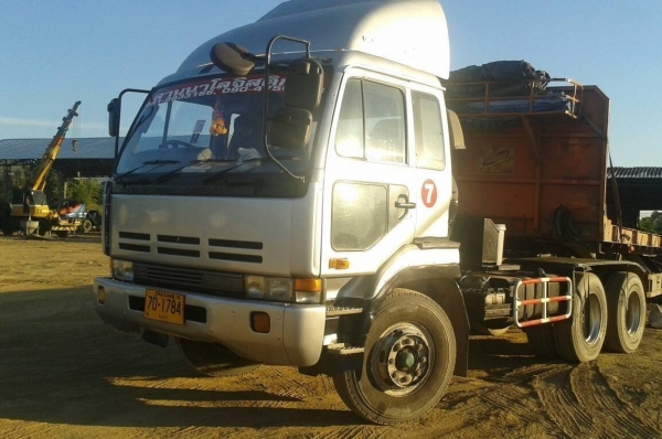 รถบรรทุก10ล้อ หัวลาก NISSAN UD 290 TURBO (ขายเฉพาะหัว มี 2 คัน) *ราคาขายต่อคันเพียง 870,000 บาท* สนใจติดต่อ 0819337688