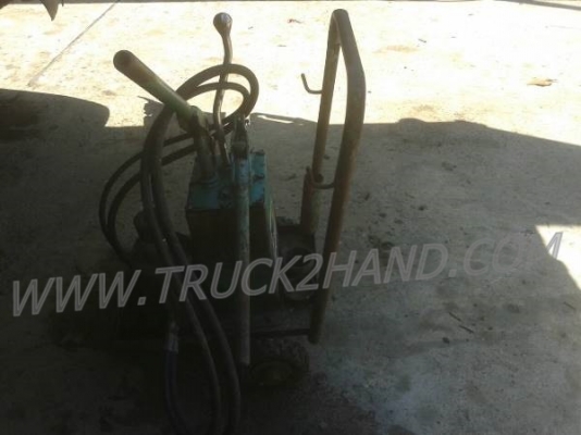 ขายเครื่องมือสำหรับรถบรรทุกยกชุด 8 รายการ