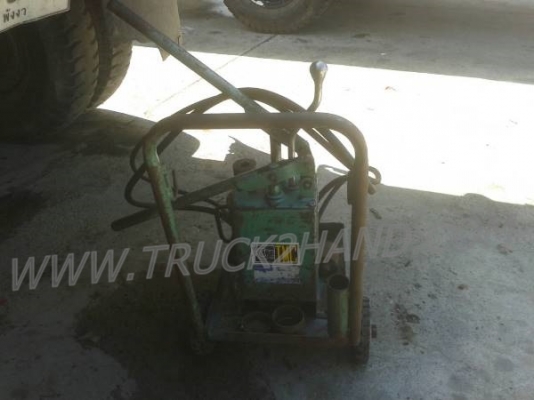 ขายเครื่องมือสำหรับรถบรรทุกยกชุด 8 รายการ