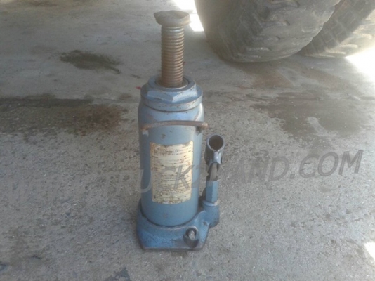 ขายเครื่องมือสำหรับรถบรรทุกยกชุด 8 รายการ