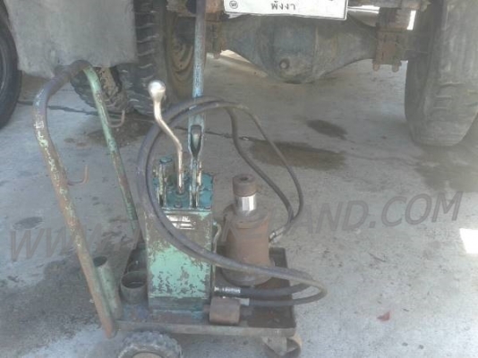 ขายเครื่องมือสำหรับรถบรรทุกยกชุด 8 รายการ