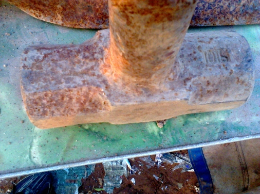 ฆ้อนปอนเก่าตัวใหญ่พร้อมด้ามเหล็ก