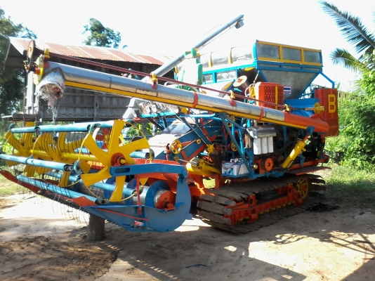 ต้องการขายรถเกียวข้าวมื้อสอง