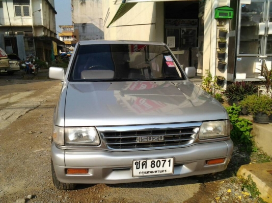 ISUZU 4 ประตู ปี 96 เครื่อง 2500 ISUZU 4 ประตู ปี 96 เครื่อง 2500