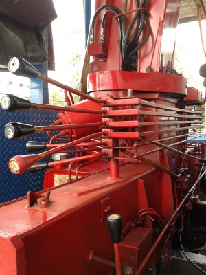 ขายเครน 5 ตัน 5 ท่อน 3 ตัวครับ