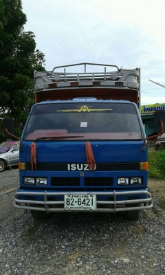 รถบรรทุก 6 ล้อใหญ่ ISUZU เครื่อง 110  ราคา 295,000 บ.