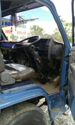 รถบรรทุก 6 ล้อใหญ่ ISUZU เครื่อง 110  ราคา 295,000 บ.