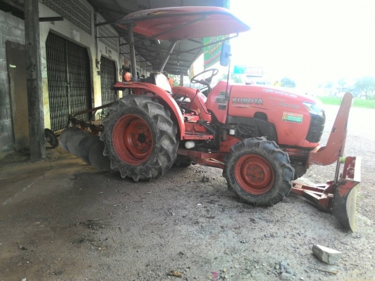 ขายรถไถ KUBOTA L3608 พร้อมดันหน้า ผาน 4