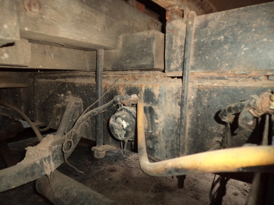 ขายถูกๆคับ250000บาท รถ10ล้อหัวยาวเทเลอร์เข็นรถเกียวเครื่อง145แรง เอกสารครบ