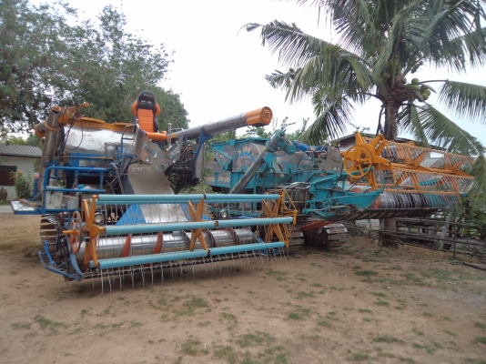 ขายถูกๆคับ250000บาท รถ10ล้อหัวยาวเทเลอร์เข็นรถเกียวเครื่อง145แรง เอกสารครบ