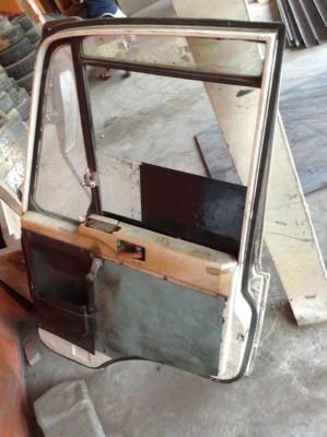 ประตูขวา HINO สิงห์ไฮเทค ประตูขวาNISSAN 430 และประตูอื่นๆ (ติดต่อ ศุภากร 081-4252943)