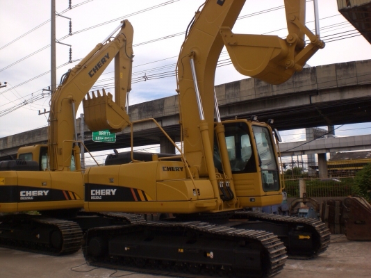 รถขุด ยี่ห้อ CHERY
