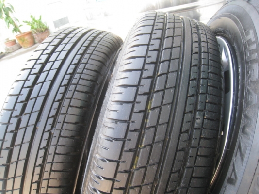 ขายยางป้ายแดง bridgestoneTuranza er370 175/65r15 ปี 14 สนใจติดต่อเล็กคลองสามครับ 081-3747940