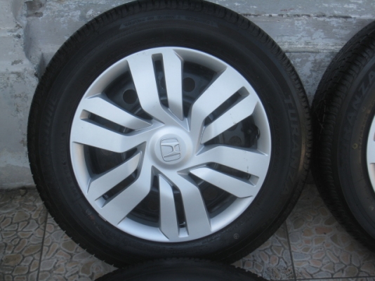 ขายยางป้ายแดง bridgestoneTuranza er370 175/65r15 ปี 14 สนใจติดต่อเล็กคลองสามครับ 081-3747940