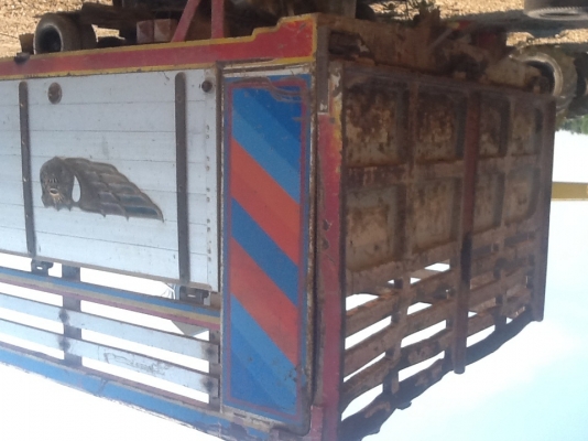 กระบะสิบล้อมิเนียม พร้อมกระบอกดั้ม สวยๆ ยกลงจาก F18 จร้า