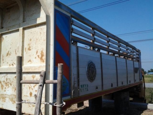 กระบะสิบล้อมิเนียม พร้อมกระบอกดั้ม สวยๆ ยกลงจาก F18 จร้า