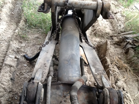 กระบะสิบล้อมิเนียม พร้อมกระบอกดั้ม สวยๆ ยกลงจาก F18 จร้า