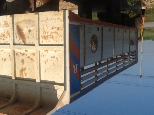 กระบะสิบล้อมิเนียม พร้อมกระบอกดั้ม สวยๆ ยกลงจาก F18 จร้า