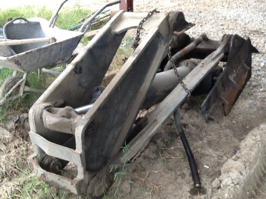 กระบะสิบล้อมิเนียม พร้อมกระบอกดั้ม สวยๆ ยกลงจาก F18 จร้า