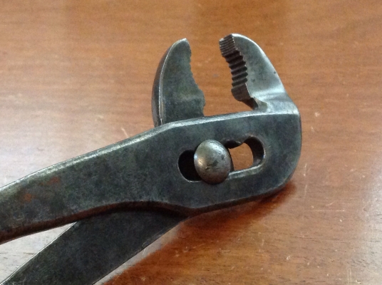 ขายคีมคอเลื่อนหัวนกแก้วโบราณ VINTAGE CARLSON 7" ขายคีมคอเลื่อนหัวนกแก้วโบราณ VINTAGE CARLSON 7"