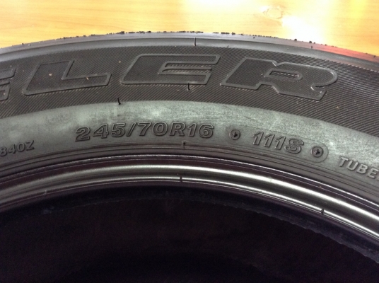 ขายยาง Bridgestone รหัส 245/70R16 สภาพยางสวยฯ เลย