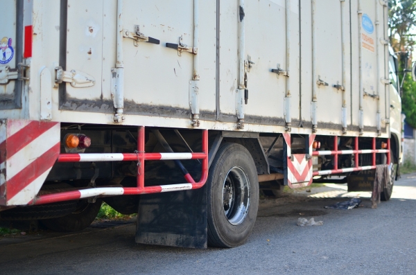 มีรถ 6 ล้อ 10 ล้อ รับจ้างทั่วไปมีทุกขนาด