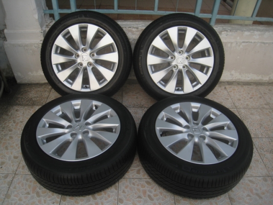 ขายล้อแม็กป้ายแดง Honda Accord G9 17" พร้อมยางปี14 สนใจติดต่อเล็กคลองสามครับ 081-3747940