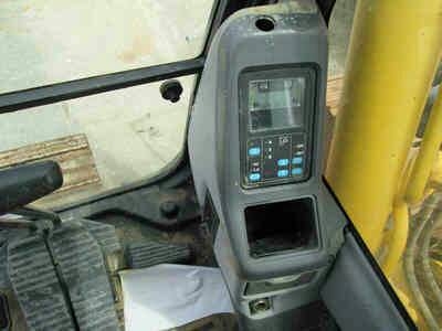 ขายรถแบคโฮ KOMATSU PC200-7 ปี 2010 4156 ชั่วโมง ใบแทรค 80cm ราคา 1870000