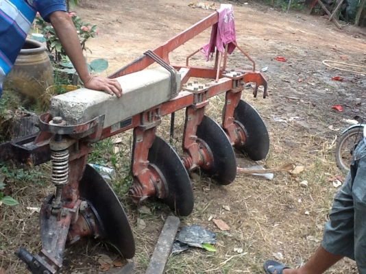 ขายครับคูโบต้า45DIปี53อุปกรณ์ผานพรวนผาน4จอบหมุน ขายครับคูโบต้า45DIปี53อุปกรณ์ผานพรวนผาน4จอบหมุน