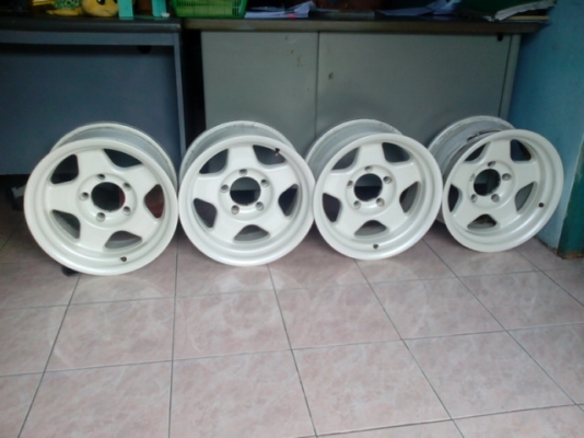 ขายล้อลายเบรดเล่ย์ 16x8 ออฟ -25 สวยๆๆครับ