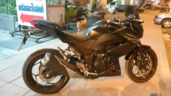 Kawasaki  Z 250  สีดำ ปี 13 วิ่งน้อยมาก