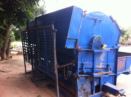 ขายตู้สีข้าว ขนาด 8 ฟุต สภาพพร้อมใช้ ราคาคุยกันได้ค่ะ