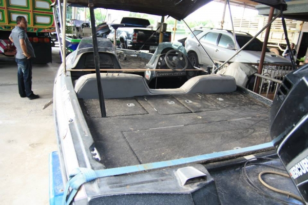 เรือ 17 ฟุต เครื่องเมอคิวลี่ 150 แรง เครื่องแรงถูกใจคับ ตกปลาสบายๆ