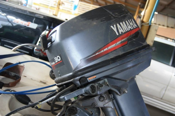 เรือ 15 ฟุต เครื่อง ยามาฮ่า  30 แรง เรื่อใช้งานปกติครับ
