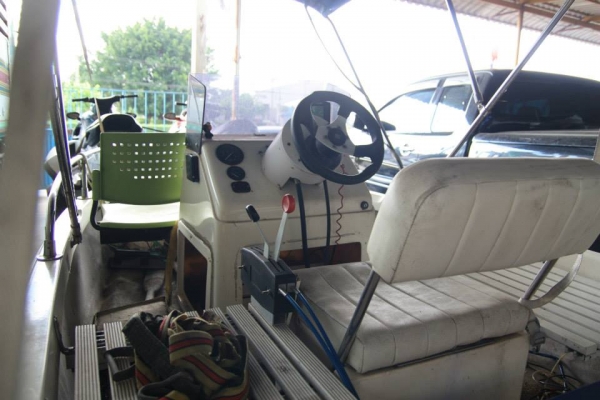 เรือ 15 ฟุต เครื่อง ยามาฮ่า  30 แรง เรื่อใช้งานปกติครับ