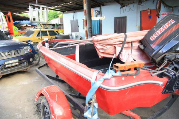 เรือ 15 ฟุต เครื่อง ซูซูกิ  40 แรง พร้อมใช้งาน