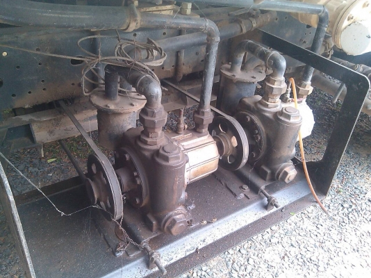 รถบรรทุกน้ำมัน โตโยต้า BU91-115แรง สภาพดี อุปกรณ์ครบใช้ได้ทุกจุดเดิมๆ แอร์ power ยางดีทุกเส้น (จองแล้ว จากเสียใจถึง ทีมงานซ่อมบำรุงแนวตะริ่งแม่น้ำชี) ขายแบบทางอากาศ