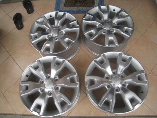 ขายล้อแม็กป้ายแดง Ford ranger 18" สนใจติดต่อเล็กคลองสามครับ 081-3747940 ขายล้อแม็กป้ายแดง Ford ranger 18" สนใจติดต่อเล็กคลองสามครับ 081-3747940