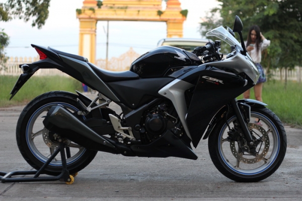 <เอิร์ท พิดโลก> ขาย Cbr250i ปี2011  สภาพสวย
