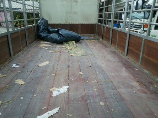 รถบรรทุก HINO 6 ล้อใหญ่ FC4J ปี 2545 ราคา 570,000 บ.