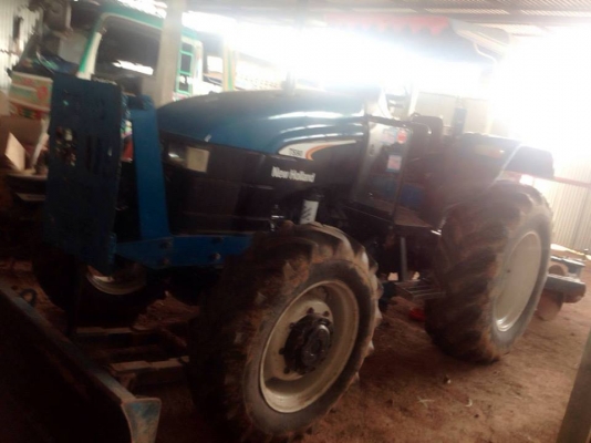**950,000 บ.ต่อรอง**ขายรถไถ2เพลา ยอดนิยม FORD NEWHOLLAND TS90 ปี53 เครื่องเดิม เกียร์เดิม ปั้มเดิมๆ ใช้งาน 10,xxx ชั่วโมง เครื่องแน่นๆแห้งๆ แรงดี ปั้มดีแน่น เกียร์ดีไม่มีหอน ทำงานดีคล่องตัว แรง ช่วงล่างแน่น ยางดี4เส้น พร้อมใบดันและหางพรวน6 สภาพดี ไม่ผุไม่