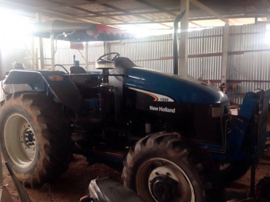 **950,000 บ.ต่อรอง**ขายรถไถ2เพลา ยอดนิยม FORD NEWHOLLAND TS90 ปี53 เครื่องเดิม เกียร์เดิม ปั้มเดิมๆ ใช้งาน 10,xxx ชั่วโมง เครื่องแน่นๆแห้งๆ แรงดี ปั้มดีแน่น เกียร์ดีไม่มีหอน ทำงานดีคล่องตัว แรง ช่วงล่างแน่น ยางดี4เส้น พร้อมใบดันและหางพรวน6 สภาพดี ไม่ผุไม่