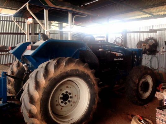 **950,000 บ.ต่อรอง**ขายรถไถ2เพลา ยอดนิยม FORD NEWHOLLAND TS90 ปี53 เครื่องเดิม เกียร์เดิม ปั้มเดิมๆ ใช้งาน 10,xxx ชั่วโมง เครื่องแน่นๆแห้งๆ แรงดี ปั้มดีแน่น เกียร์ดีไม่มีหอน ทำงานดีคล่องตัว แรง ช่วงล่างแน่น ยางดี4เส้น พร้อมใบดันและหางพรวน6 สภาพดี ไม่ผุไม่