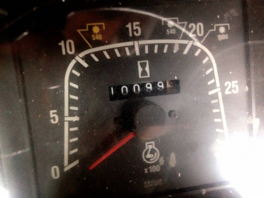 **950,000 บ.ต่อรอง**ขายรถไถ2เพลา ยอดนิยม FORD NEWHOLLAND TS90 ปี53 เครื่องเดิม เกียร์เดิม ปั้มเดิมๆ ใช้งาน 10,xxx ชั่วโมง เครื่องแน่นๆแห้งๆ แรงดี ปั้มดีแน่น เกียร์ดีไม่มีหอน ทำงานดีคล่องตัว แรง ช่วงล่างแน่น ยางดี4เส้น พร้อมใบดันและหางพรวน6 สภาพดี ไม่ผุไม่