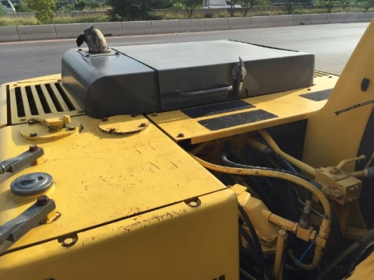 ขายรถแบคโฮ KOMATSU PC160-6 ระบบไฟฟ้าเต็ม ปี 2002 สภาพสวยมาก รถนอกนำเข้า มีVDOการทำงานครับ