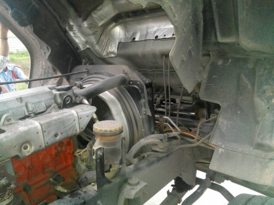 รถอีซูซุ 6 ล้อ FTR  หัวลาก  200 แรงม้า. ปี 48  ( ขายแม่ , ลูก )  สนใจติดต่อ  081 - 6079515