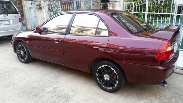 Mitsubishi lancer ปี 2000 เกียร์ธรรมดา เครื่อง 1800 ตัวท้อป airbag abs ดิสก์เบรค 4 ล้อ กระจกไฟฟ้า ปรับและพับไฟฟ้า เครื่องดี เกียร์เข้าทุกเกียร์ ช่วงล่างดี แอร์หนาว ฟิล์ม hi~kool ภายในเรียบร้อย